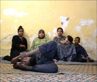 Résultat de recherche d'images pour "biennale des photographe du monde arabe hicham benohoud"