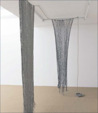 Mesh, installation, Leonor Antunes