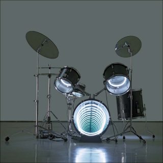 Drums, installation, Iván Navarro