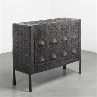 Commode Tribal, Ingrid Donat