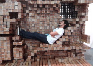 Plan symbiotique, espace séparateur en bois, Mameluca Studio