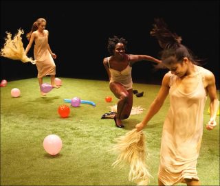 Virgin Territory, Vincent Dance Theatre, Danse contemporaine.