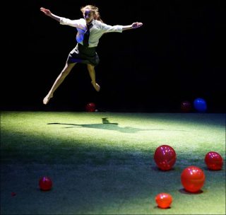 Virgin Territory, Vincent Dance Theatre, Danse contemporaine.