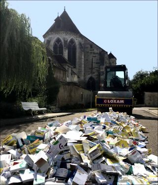 Mass destruction, Installation-performance, Jeanne Susplugas