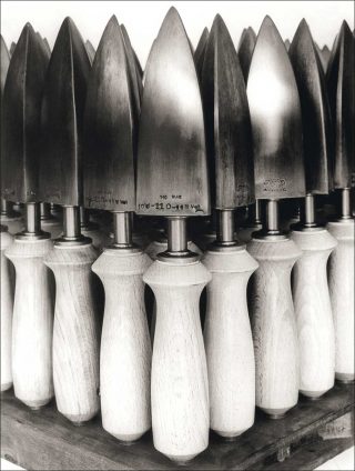 Bügeleisen für Schuhfabrikation, photo, Albert Renger-Patzsch