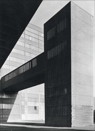 Zeche “Graf Moltke”, photo, Albert Renger-Patzsch