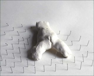 Sous contrôle, sculpture, Célia Bertrand