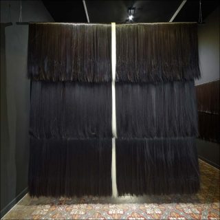 Wig Piece (Mimicry), sculpture, Pauline Boudry et Renate Lorenz