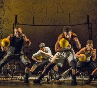 Mourad Merzouki, Boxe Boxe Brasil, 2017. Danse contemporaine.