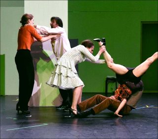 Esmérate ! (Fais de ton mieux !), Danse contemporaine, Brigitte Seth et Roser Montlló Guberna