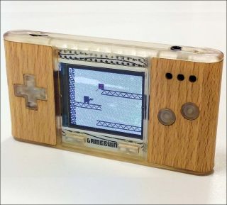 Aadalie, GameBuino Meta, Console de jeux pour apprendre à coder