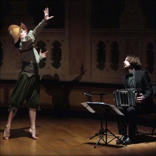 François Chaignaud et Nino Laisné, Romances Inciertos, un autre Orlando, 2017. Danse contemporaine