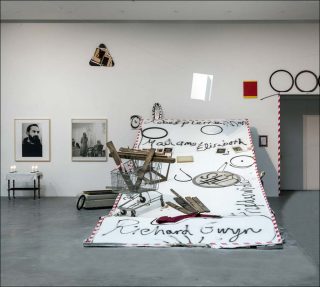 Padre Pio et la crucifixion (Crèche), installation, Danilo Dueñas