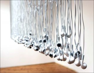 Curtain (white), installation sonore, Adam Basanta