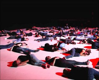 Olivia Grandville (Cie La Spirale de Caroline), Foules, 2015