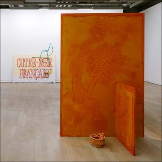 Toute la distance de la mer, Installation, Julien Creuzet