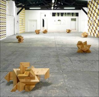 La famille Schoenflies, vue d’exposition, Raphaël Zarka