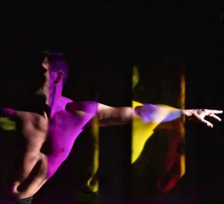 Christophe Béranger et Jonathan Pranlas-Descours (Cie Sine Qua Non Art) et Étienne Rey, Versus, 2018