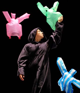 Phia Ménard (Cie Non Nova), L'après-midi d'un foehn, 2011