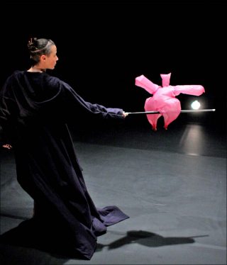 Phia Ménard (Cie Non Nova), L'après-midi d'un foehn, 2011