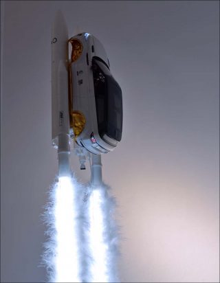 Land Rover’s discovery (One Way Ticket To Mars Edition), installation, HeHe