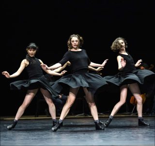 Anne Teresa De Keersmaeker, Quatuor no 4 / Die grosse Fugue / Verklärte Nacht (Quatuor no 4, 1986)