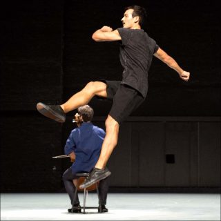 Anne Teresa De Keersmaeker (Cie Rosas) et Jean-Guihen Queyras, Mitten wir im Leben sind.Bach6Cellosuiten, 2017