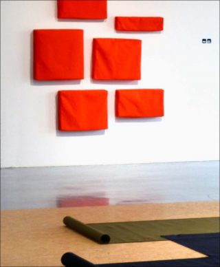 Handlungsbahn #25, installation, Franz Erhard Walther