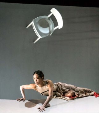 Honji Wang et Sébastien Ramirez (Cie Wang Ramirez) et Nitin Sawhney, Dystopian Dream, 2017