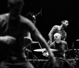 Frank Micheletti (Cie Kubilai Khan Investigations) et Mugstar, Volt(s) Face, 2013