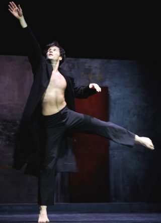 ﻿﻿Carolyn Carlson (﻿﻿Carolyn Carlson Company), Crossroads to Synchronicity, 2017