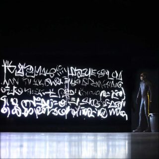 Smaïl Kanouté (Cie Vivons !) et Antonin Fourneau (créateur du Waterlight Graffiti), Jidust (poussière d'eau), 2018