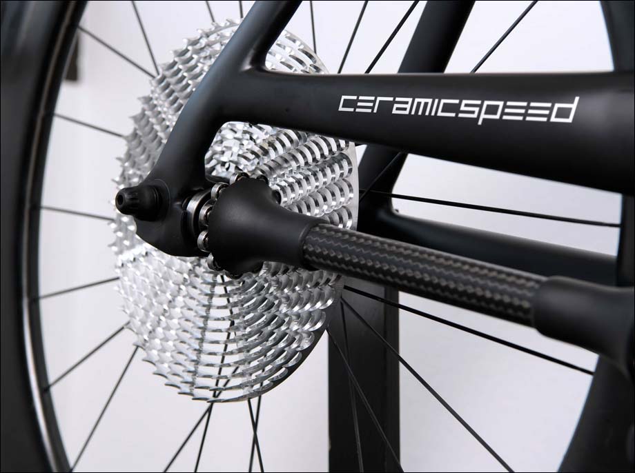 Design "Driven" par Ceramicspeed, pour un vélo sans chaîne ni dérailleur