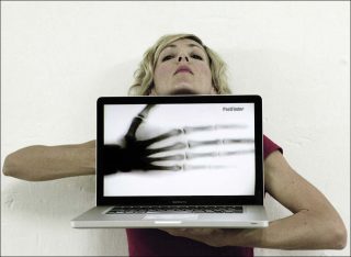 Giuseppe Chico et Barbara Matijevic (Cie Premier Stratagème), Forecasting, 2011