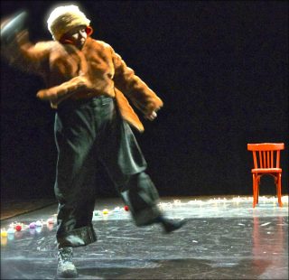 Nathalie Pernette (Cie Pernette), Ikche Wishasha - L'Homme nouveau, 2016