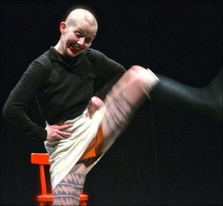 Nathalie Pernette (Cie Pernette), Ikche Wishasha - L'Homme nouveau, 2016