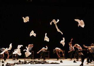 Ohad Naharin (Cie Batsheva - The Young Ensemble), Decadance, 2000