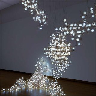 Studio Drift (Lonneke Gordijin et Ralph Nauta), Fragile Future, 2006