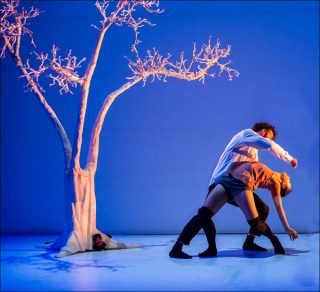 Honji Wang et Sébastien Ramirez (Cie Wang Ramirez), W.A.M. - We are Monchichi, 2018