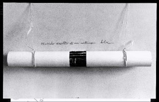 Gina Pane, Souvenir enroulé d'un matin bleu, 1969-1970.