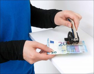 Matthieu Saladin, La dette n’est qu’une promesse, 2016.