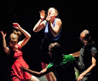 Thomas Guerry et Camille Rocailleux (Cie Arcosm), Bounce!, 2012