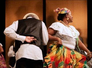 Chantal Loïal, (Cie Difé Kako), Cercle égal demi Cercle au Carré, 2019