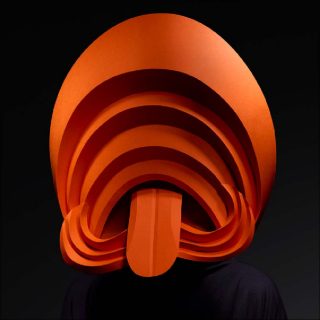 Andy Singleton (sculptures de papier), John Ross (photographies), Pentagram (studio de design), Emotional States - Disgust, 2018