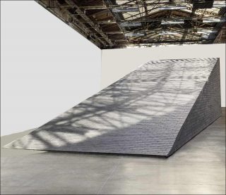 Theaster Gates, Vue de l’exposition « Amalgam », Palais de Tokyo, 2019.