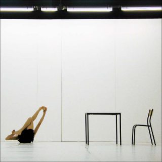 Xavier Le Roy, Self Unfinished, 1998