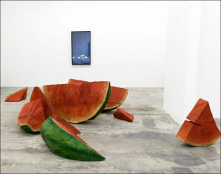 Vincent Olinet, Vincent Olinet, Salade de frais / pastèque (détail), 2019.