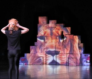 Mylène Benoit et Magda Kachouche (Cie Contour Progressif), Diotime et les lions, 2018