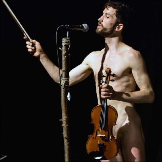 Simon Mayer (Cie Kopf Hoch), SunBengSitting, 2014