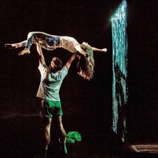 Aris Papadopoulos et Martha Pasakopoulou (Cie Arisandmartha), touching.just, 2017